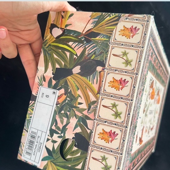 Farm Rio blue macaw platform Sandals worn once - Picture 8 of 8